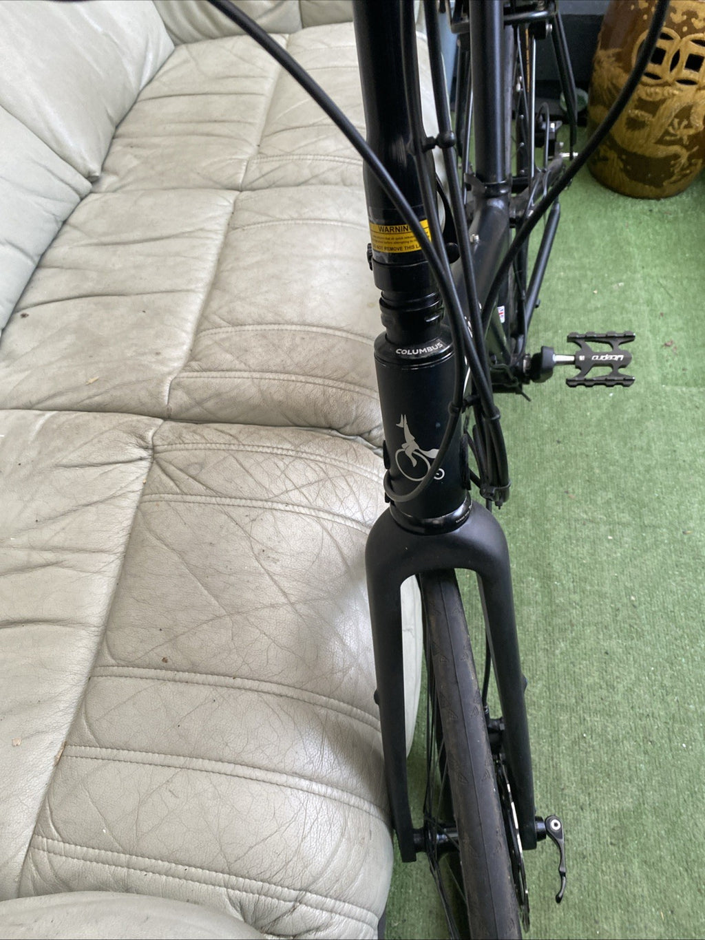Airnimal Joey Folding Bike 18 Speed, 26 Inch Wheels Custom Frame, Cabin, Forks ￼