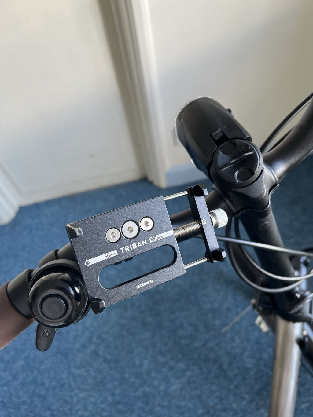 B’TWIN 560 Fold Bike 20in 9-Speed - includes lights, phone holder and pump