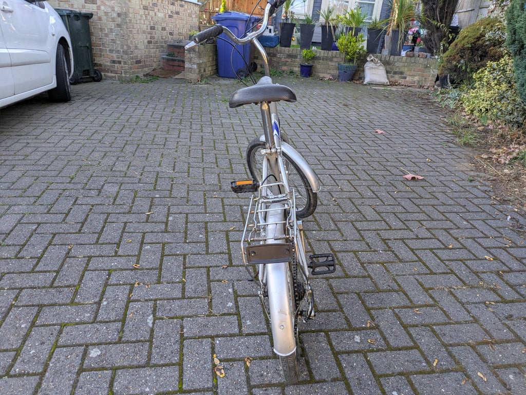 Raleigh Folding Bike Silver 20in Wheels Rear Rack Mudguards Unisex Adults