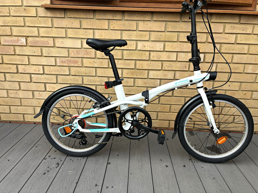 B’TWIN Tilt 500 Folding Bike 20” – 7 Speed – White/Turquoise – Excellent Conditi