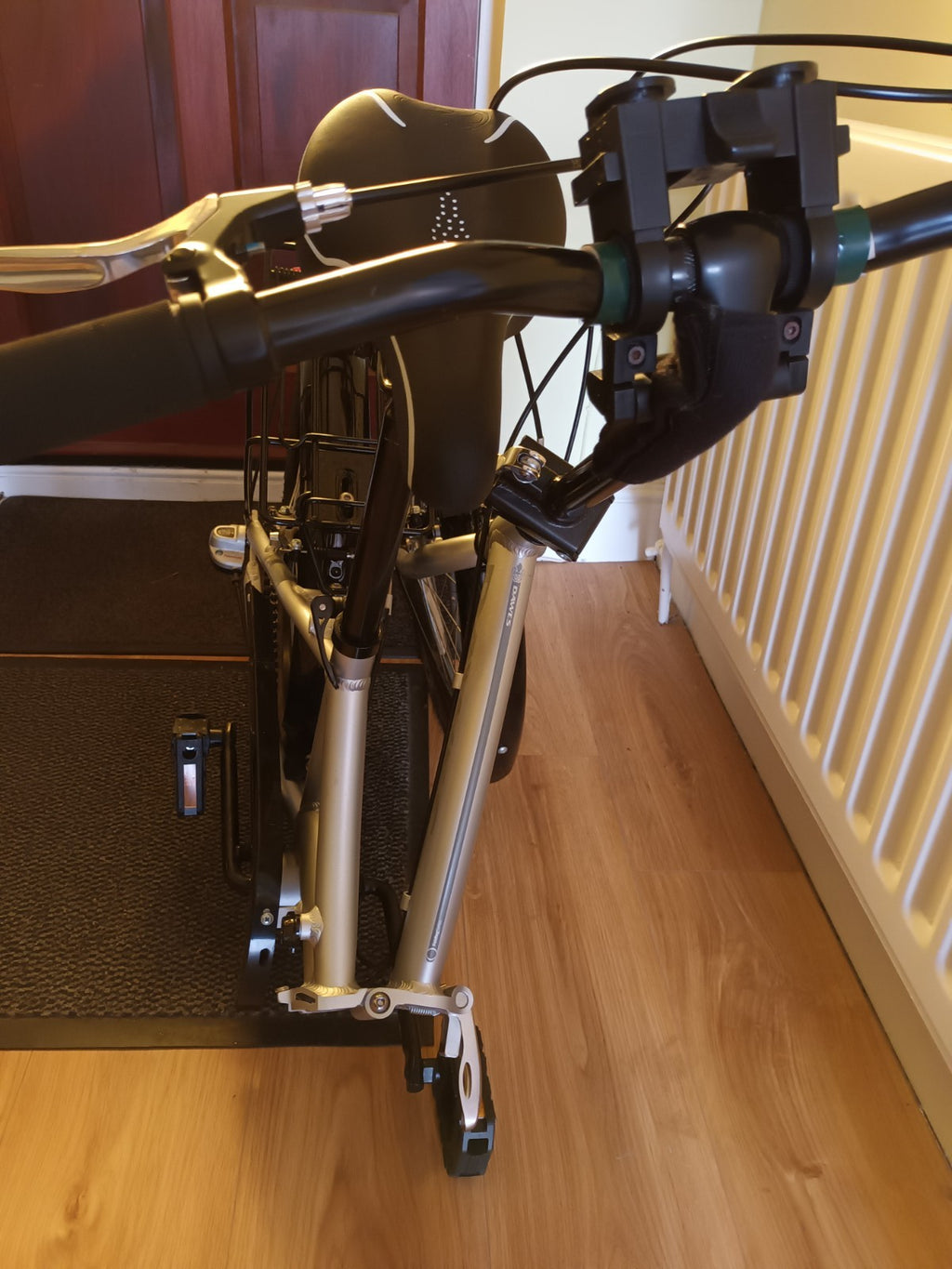 Dawes Diamond Folding Bike  with Pannier Bag. Excellent Condition
