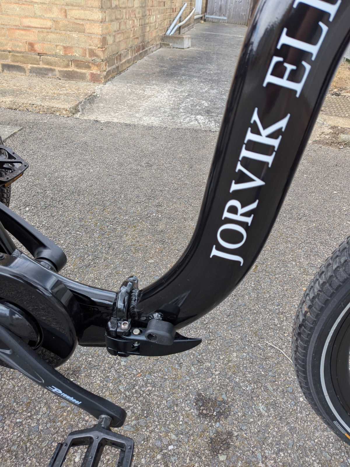 Jorvik Jet E 24 Folding E L E C T R I C Tricycle,24" WHEELS, EX Display Model