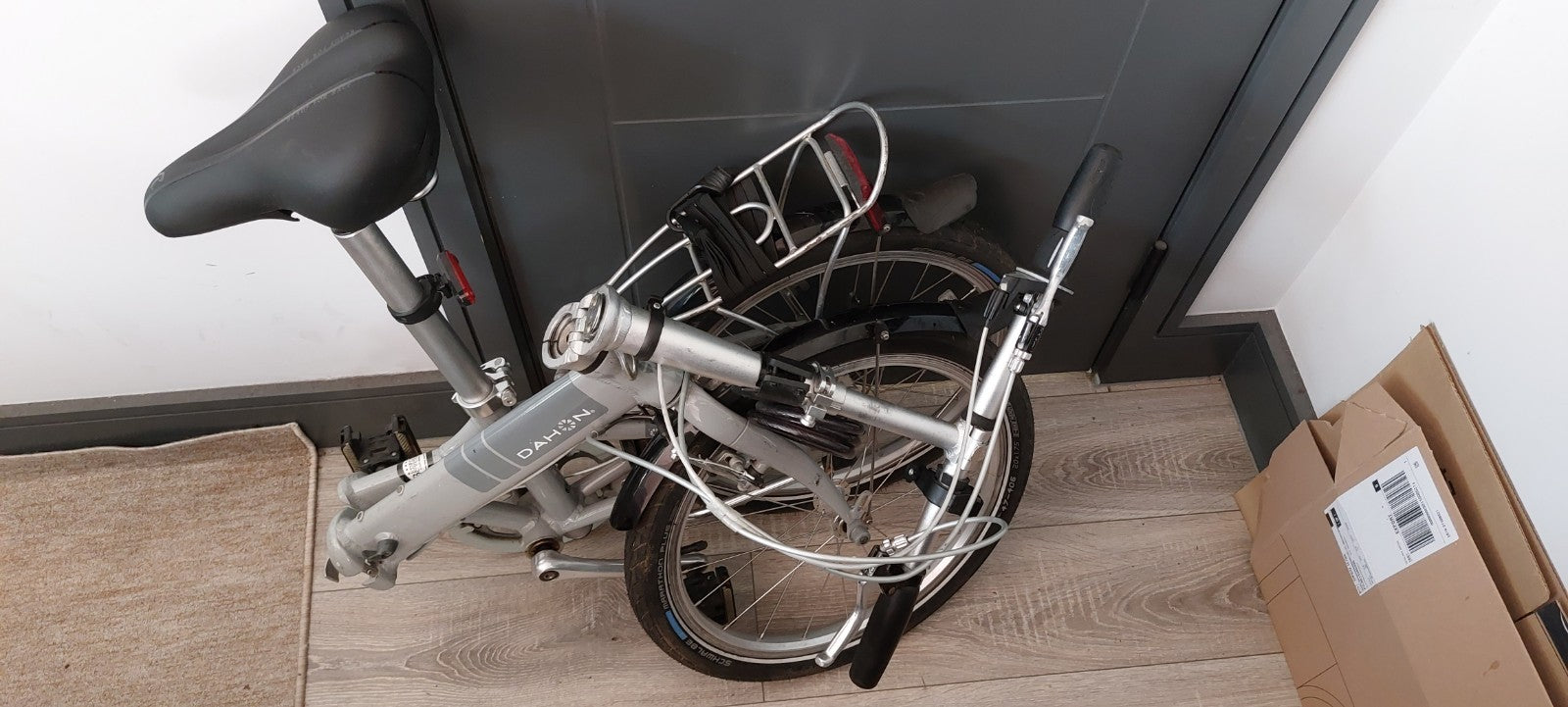 DAHON VITESSE FOLDING BIKE