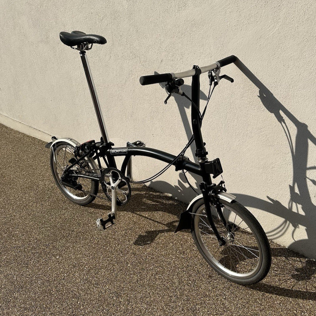 Brompton Folding Bike Black 2021 6 Speed - Very good condition - collection only