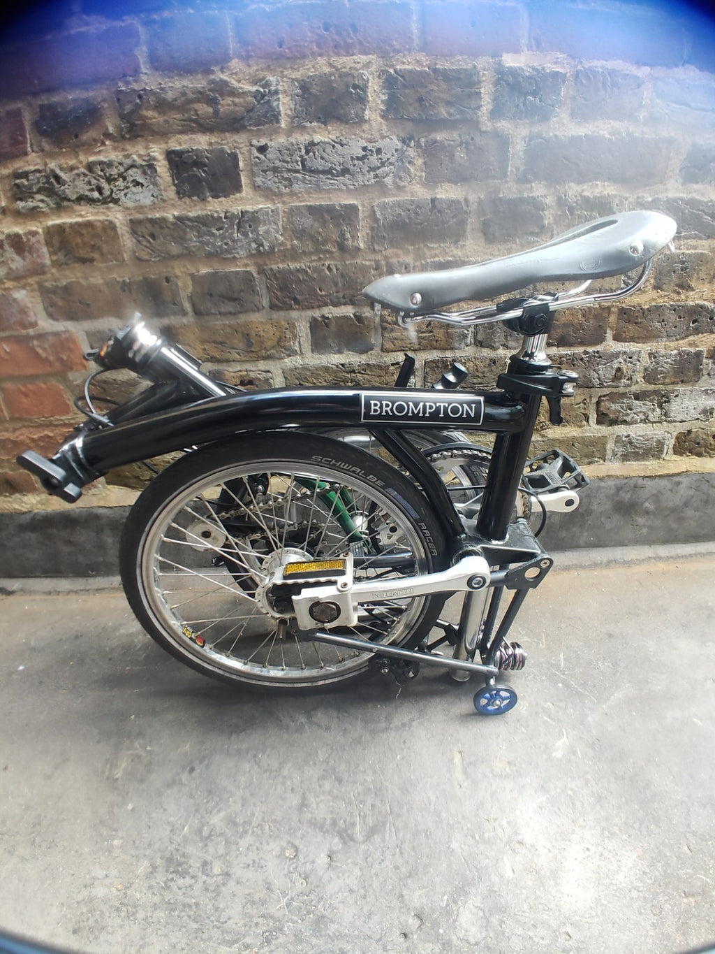 Attractive Brompton single speed folding bike leather saddle