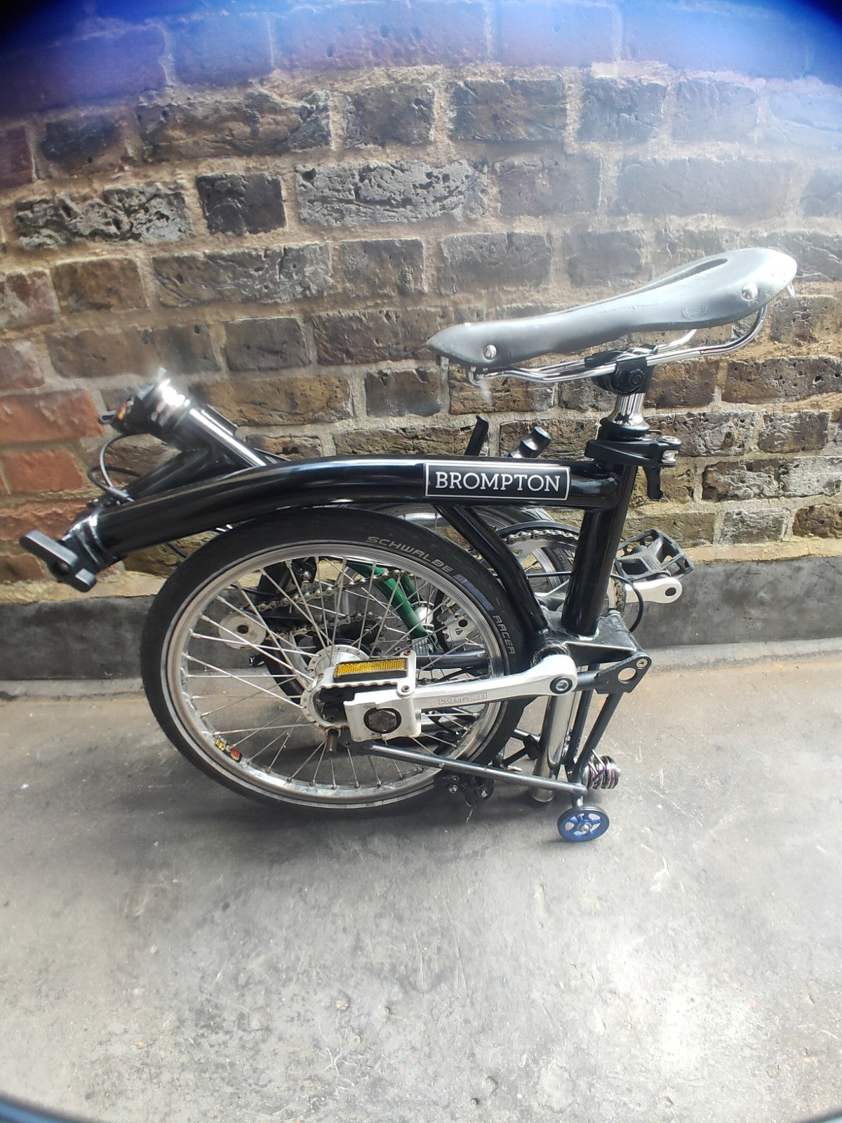 Attractive Brompton single speed folding bike leather saddle