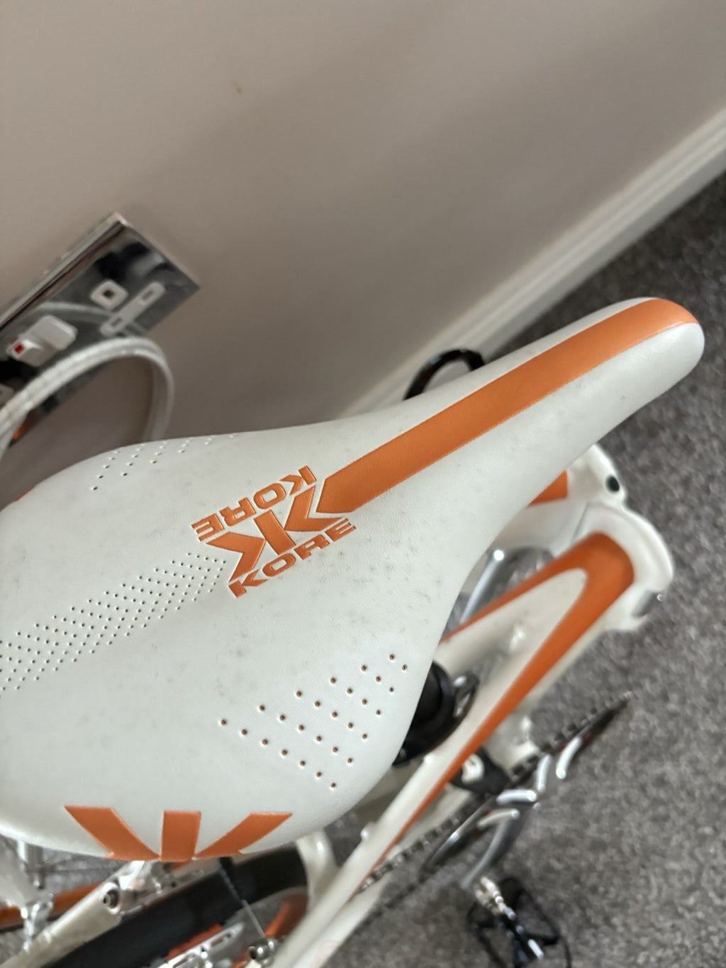 Tern Verge Folding Bike 20in Wheels Small Frame White/Orange Rim Brakes