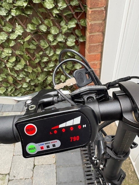 CARRERA CROSSCITY E FOLDING BIKE USED ONCE IN EXCELLENT CONDITION