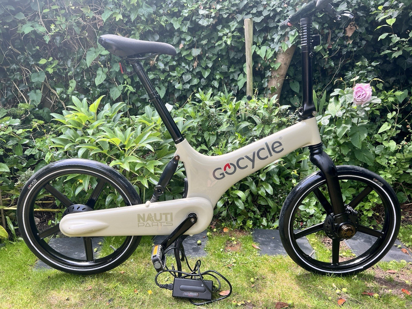 JOBLOT of 4 Gocycle bikes