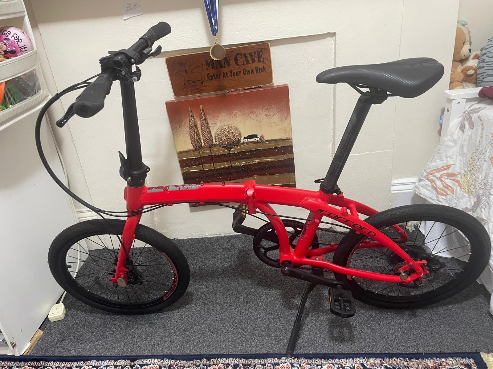 Carrera Intercity Disc 8-Speed Folding Bike