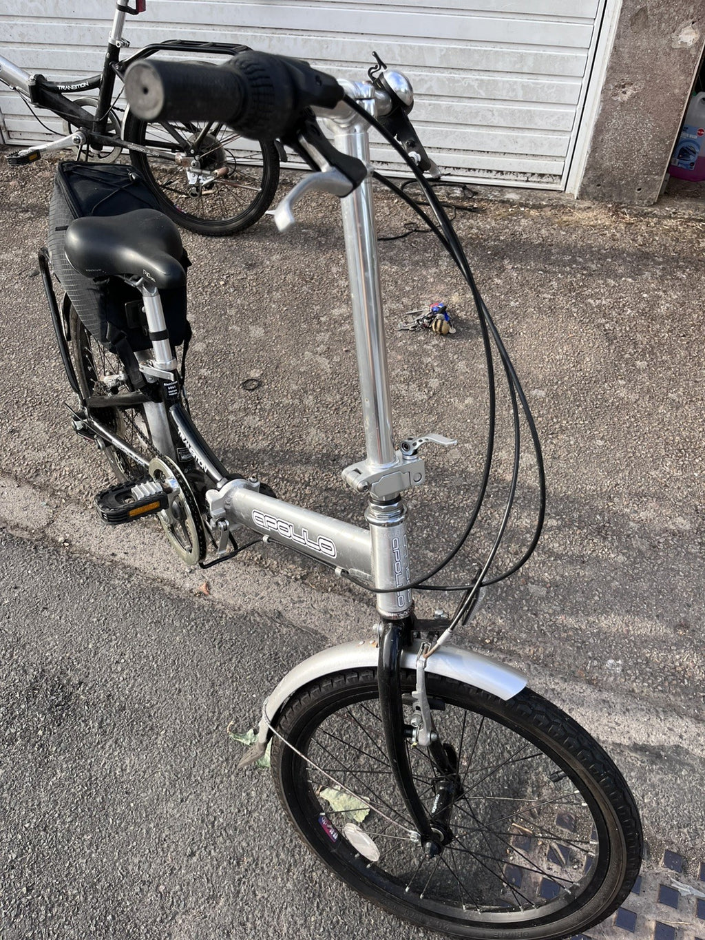 Apollo Folding Bike Aluminium Unisex Adults pick up Crawley sussex with carrier