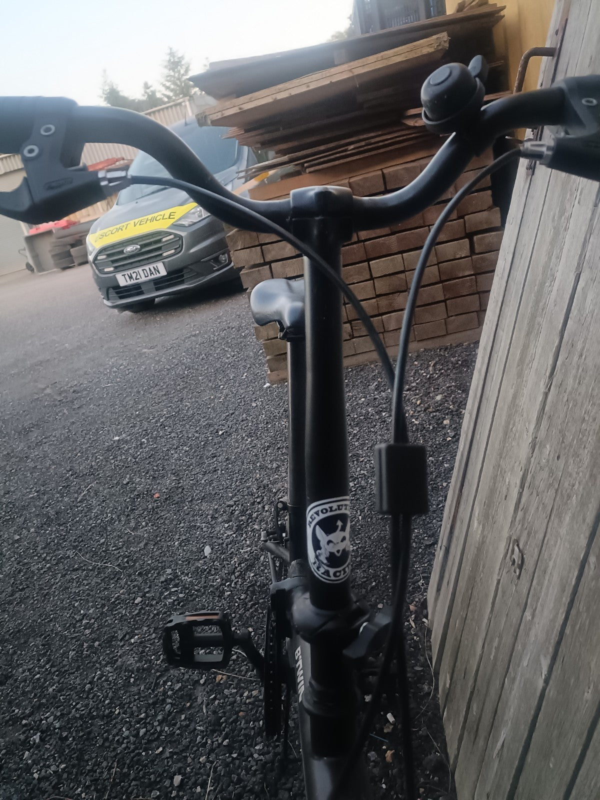 Decathlon B'Twin Folding Bike read in information
