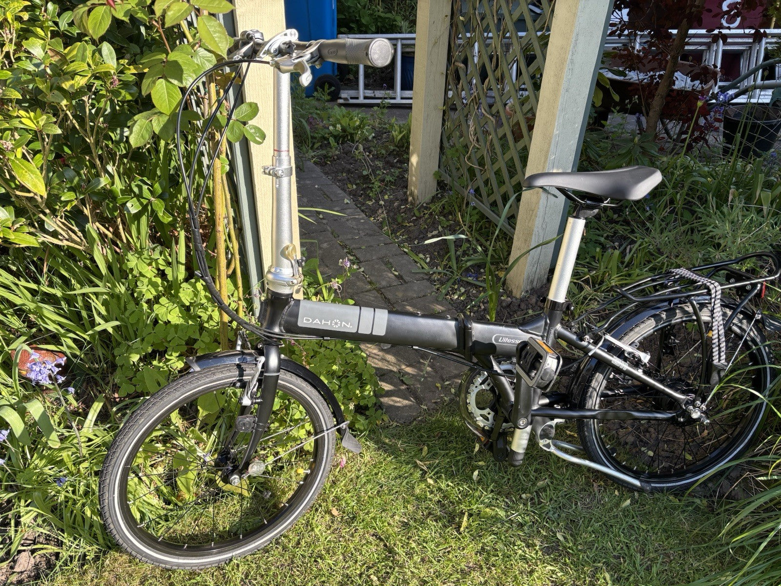 Dahon Vitesse Folding Bike  Excellent Condition