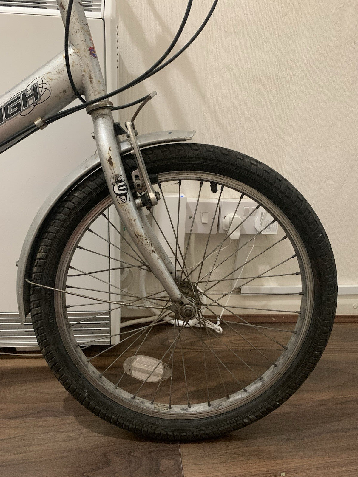 Raleigh  Bike 20in Silver/Black, Mudguards, Rear Rack, Grip Shifter