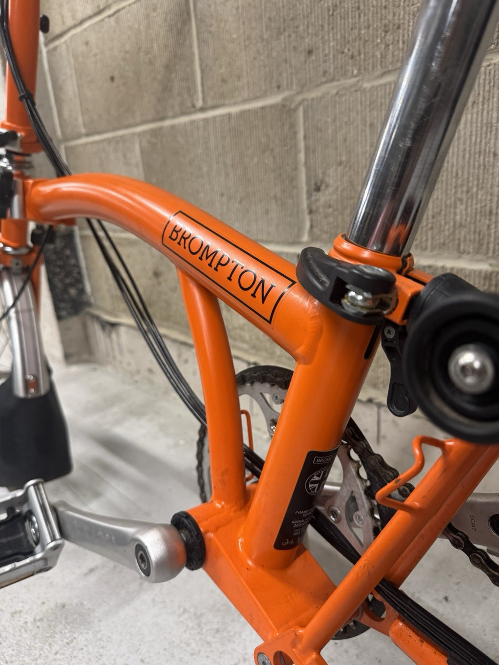 Excellent condition 2023 Brompton C Line Explore (6-speed) in Orange