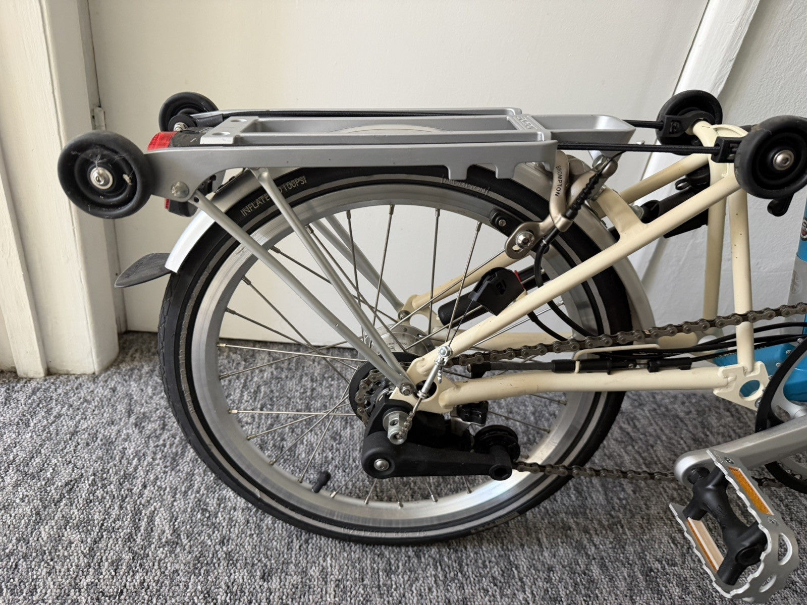 Brompton C Line M6R (6 Speed) folding bicycle - Blue (Excellent Condition)