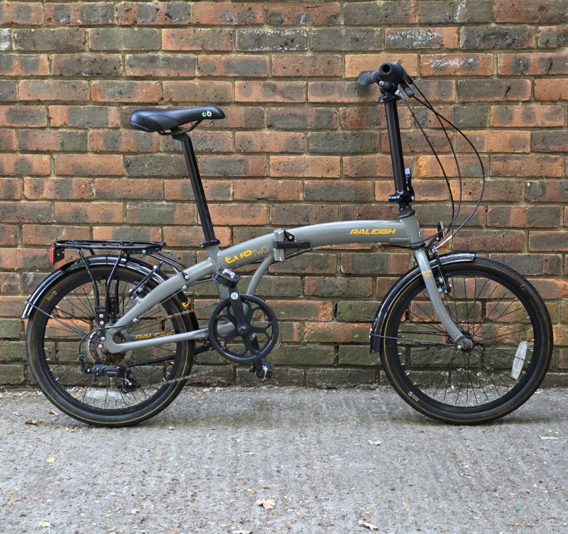 RALEIGH EVO TWO FOLD UP BIKE (20" WHEELS)