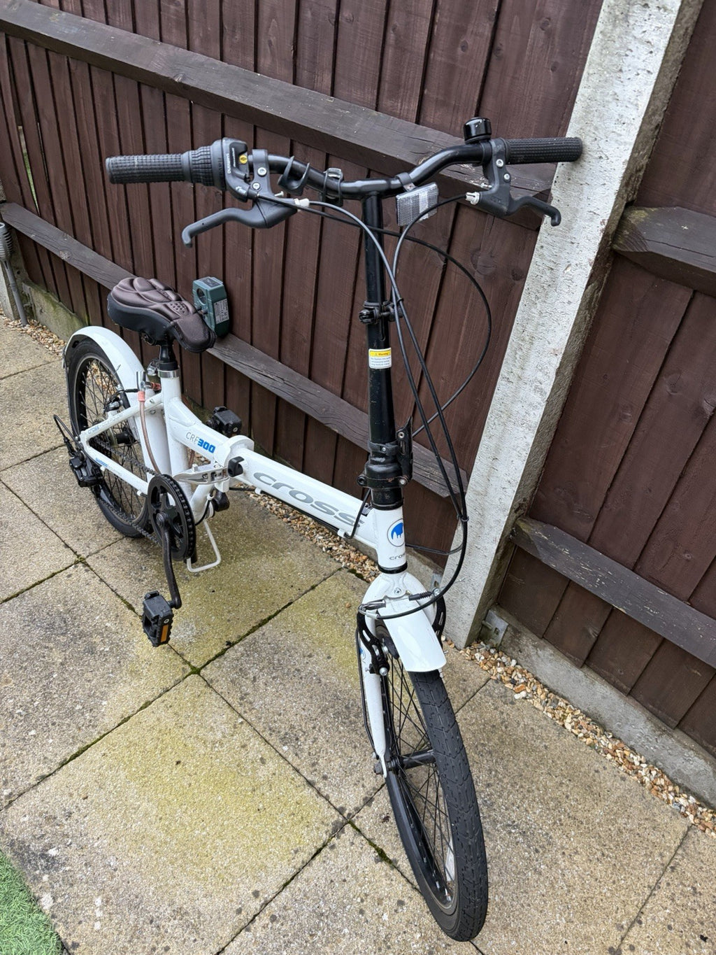 Cross CRF300 Folding Bike 20in White/Black Steel Kickstand Rear Rack
