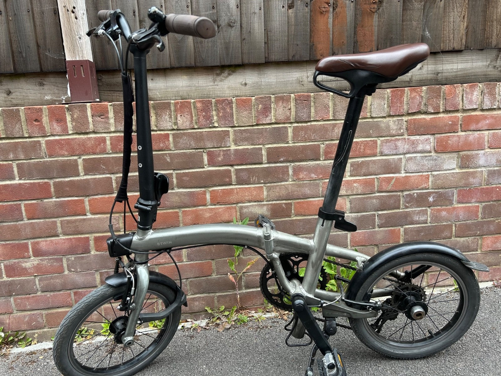 btwin ultra compact folding bike in excellent condition