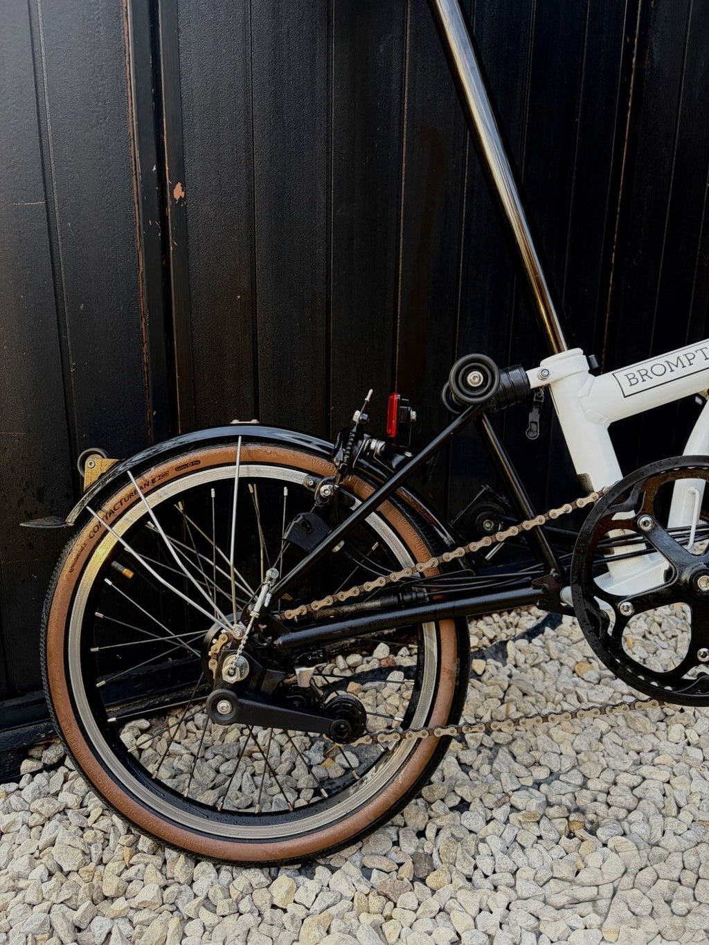 Brompton Folding Bike 16in White/Black Hub Gears Mudguards Reflectors