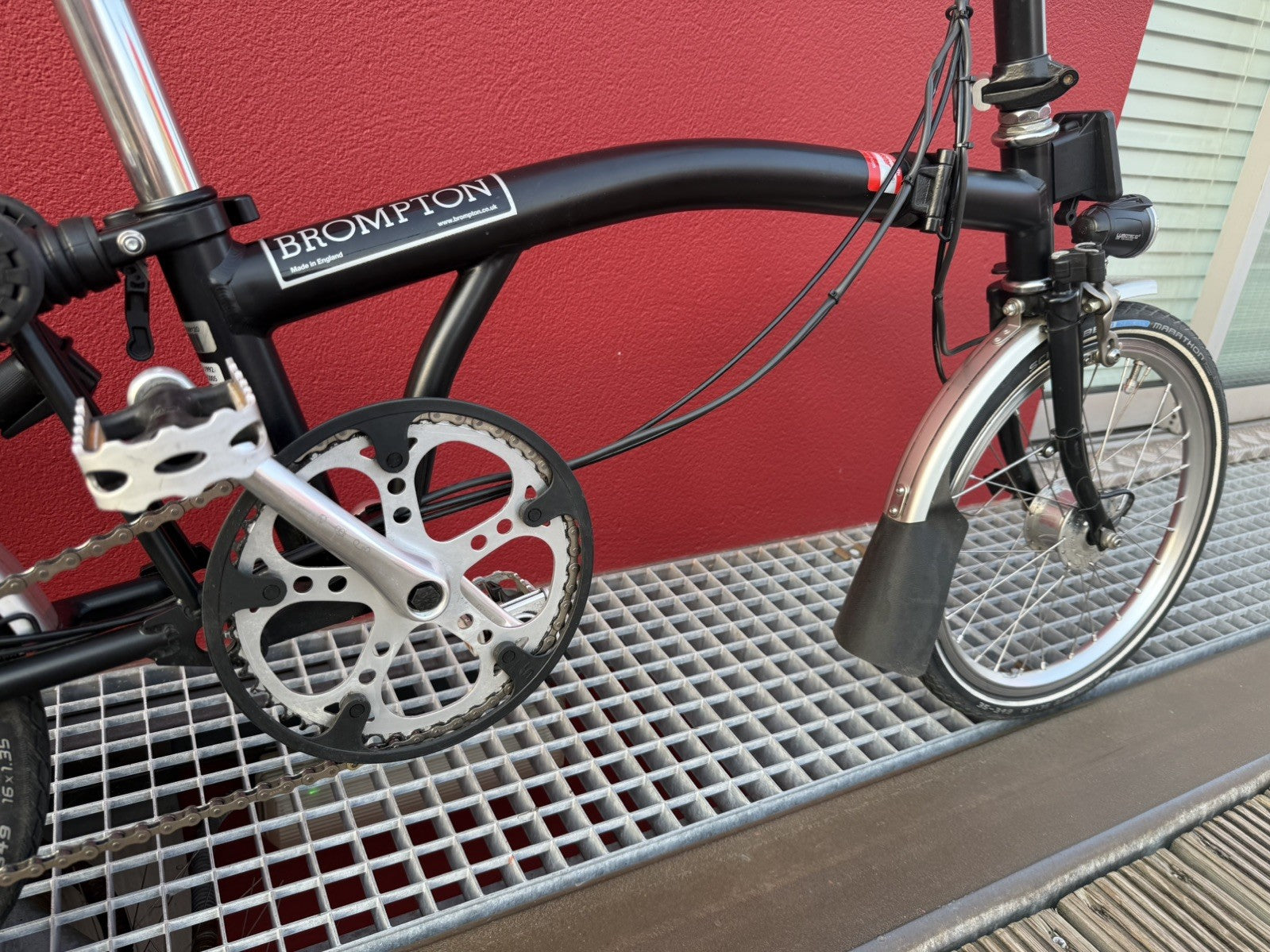 Brompton M3R Matte Black - 3 Speed with Son Dynamo Hub
