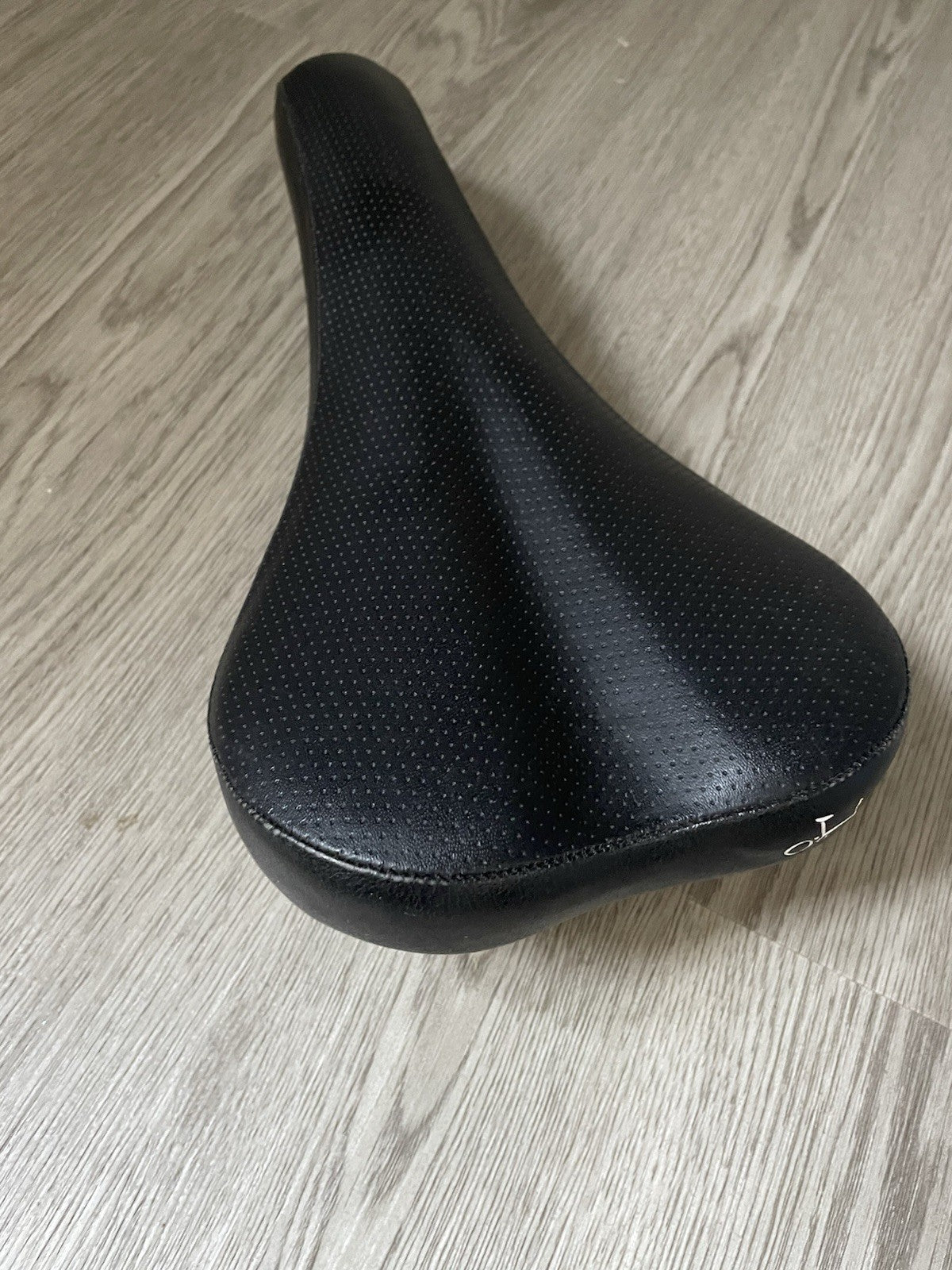 Brompton Black Bike Saddle, standard size. Very Little Use. Good Condition.