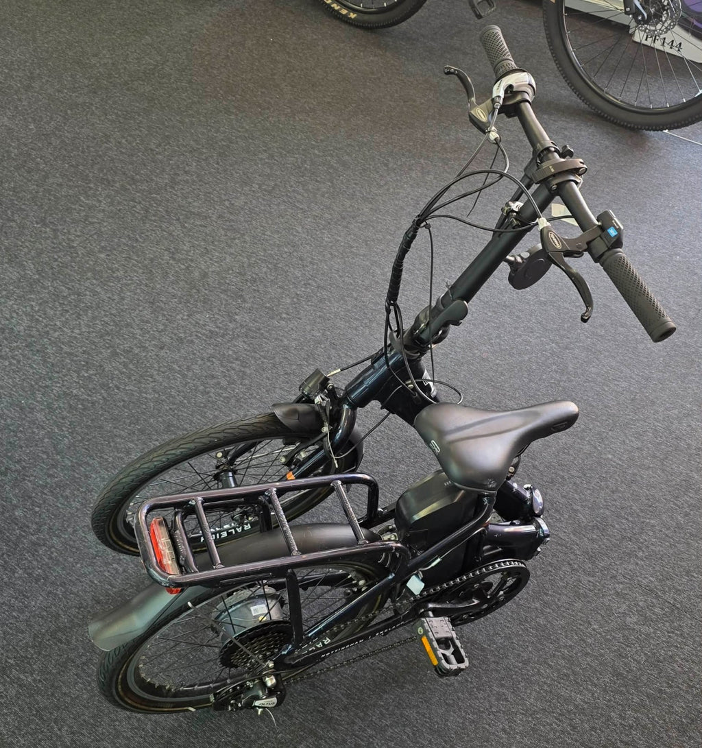 Raleigh Stow-E-Way Folding 7-Speed 20" Wheel - Charger