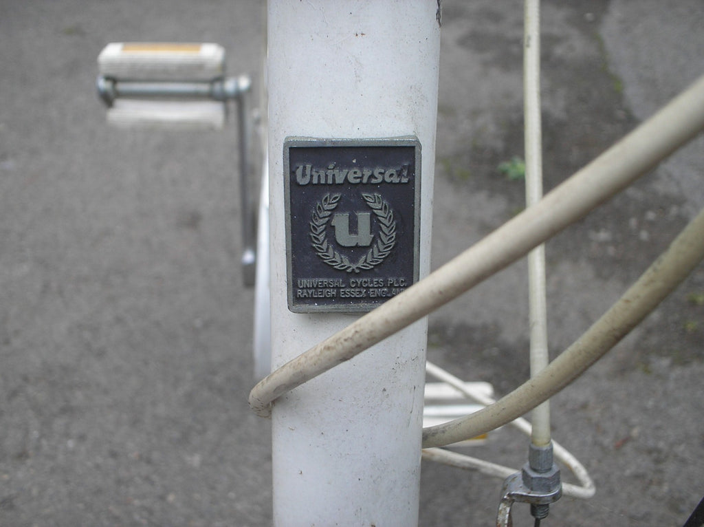 Universal girls small ladies 1980s folding vintage retro bicycle bike cycle