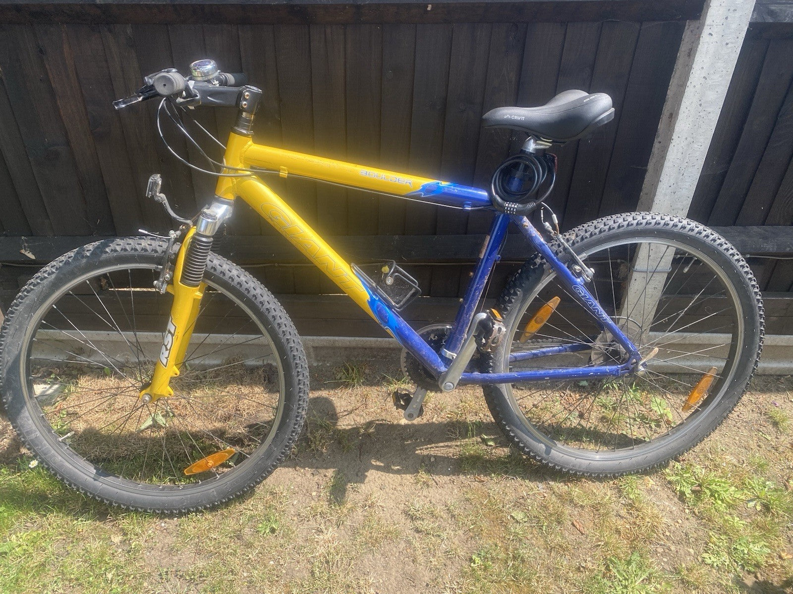 Mountain Bike 26-inch 21-Speed Gears Dual Disc Brakes Foldable Giant