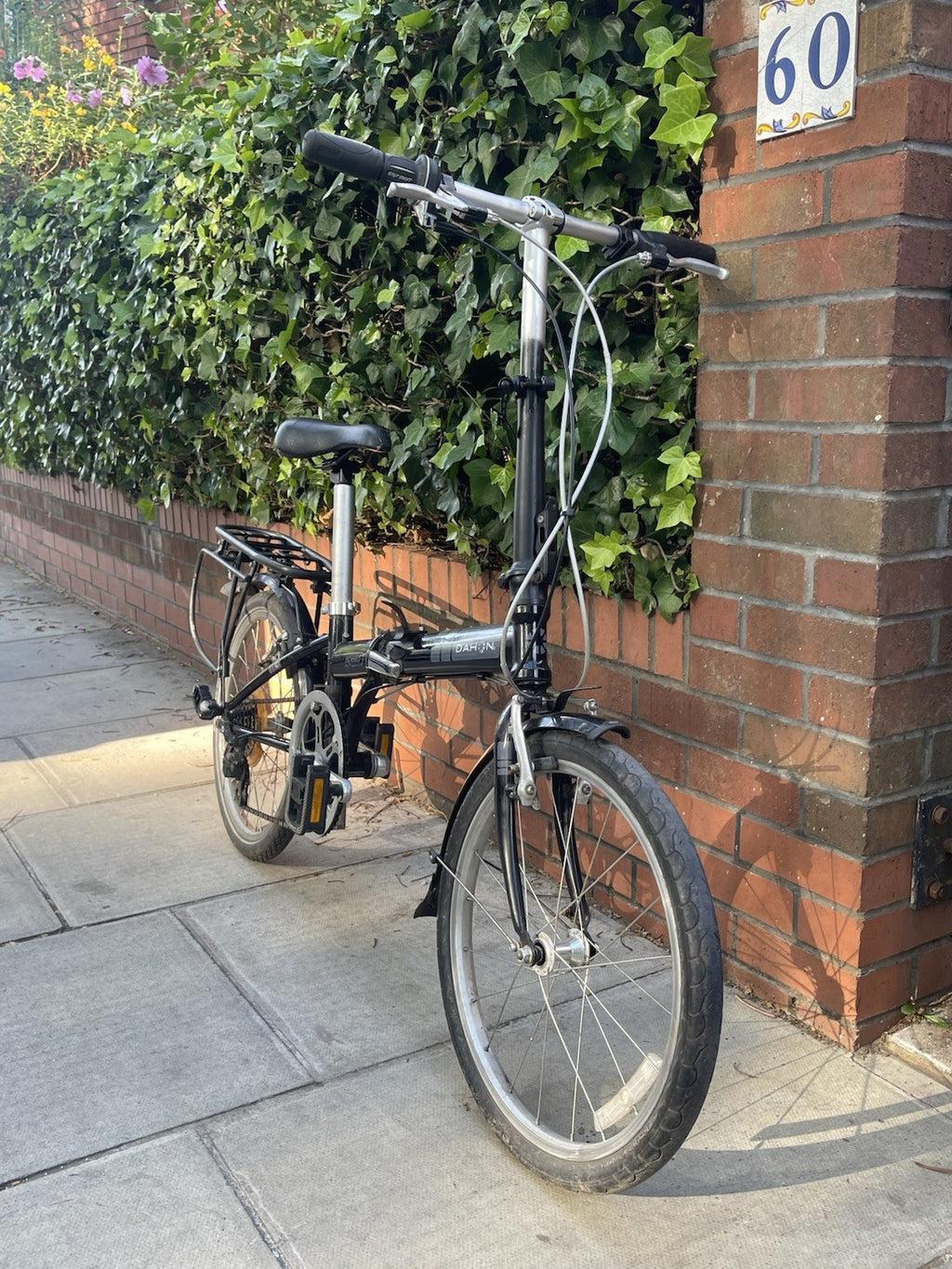 Dahon Speed Folding Bike – Black, Rear Rack Fitted For Adults