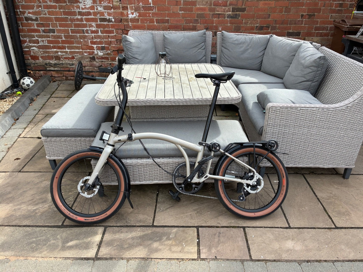 Brompton G Line 8-Speed Roller Frame & Bag Traildust White, Size Medium