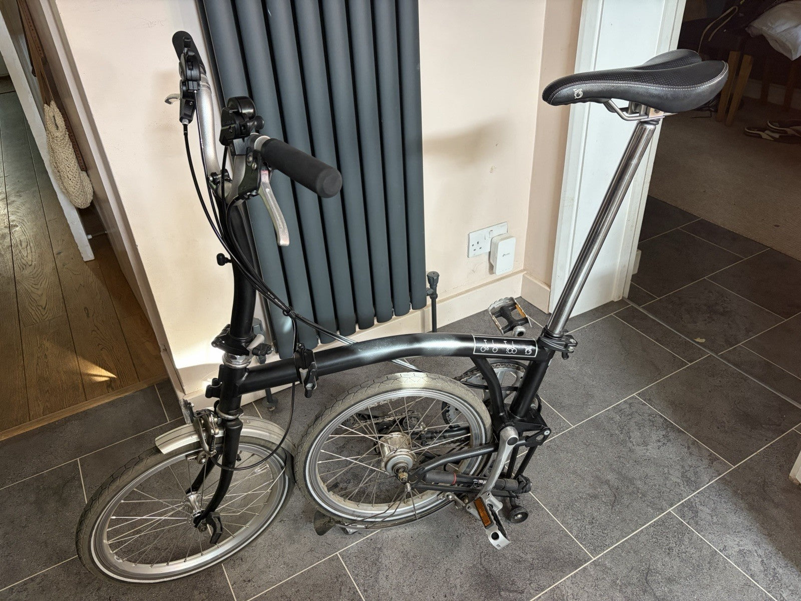 Brompton M6L Folding Bike Black, 6 Speed