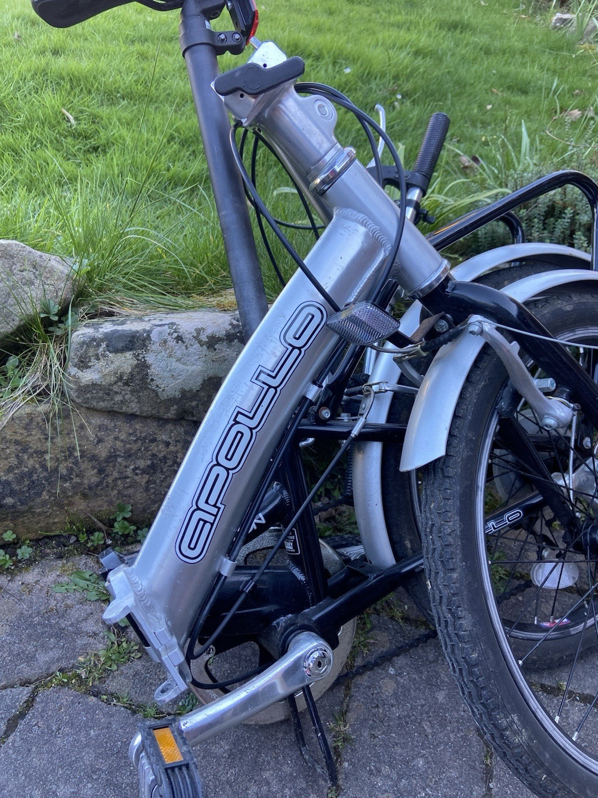 Aluminium Apollo Transition folding bike in good condition with a comfort saddle