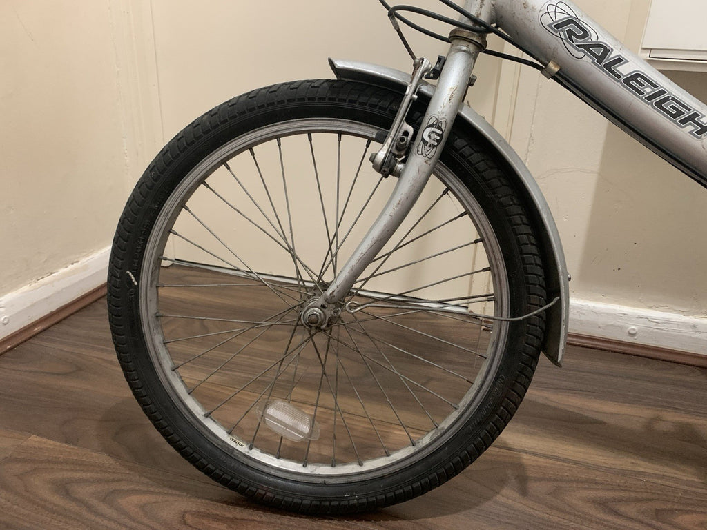 Raleigh  Bike 20in Silver/Black, Mudguards, Rear Rack, Grip Shifter