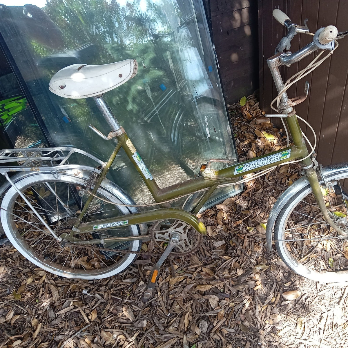 Raleigh Stowaway Folding Bike 20in Green/White Rear Rack Mudguards Bell