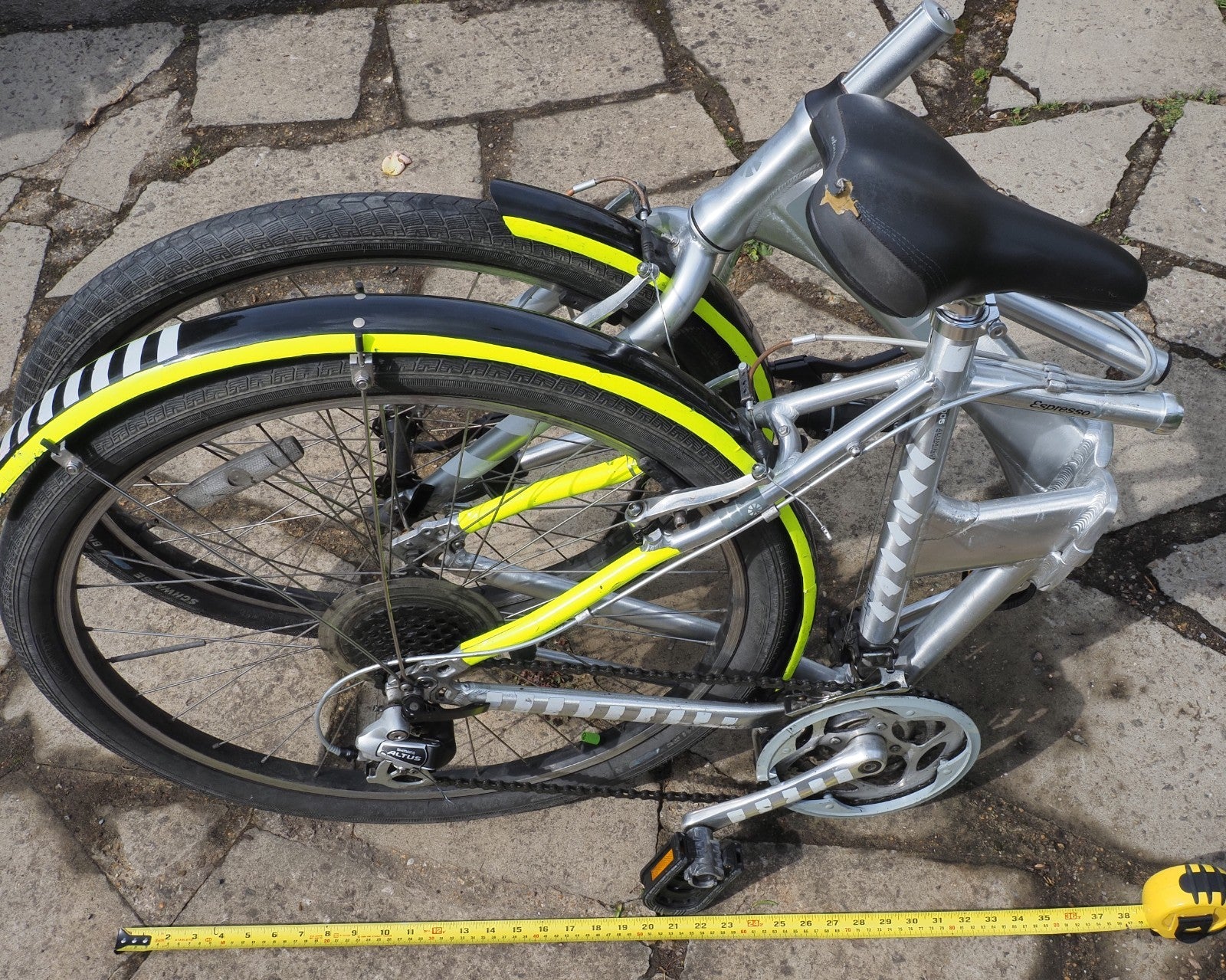 Dahon Espresso Folding Bike: 26" Wheels, mudguards,  Hi-Viz extras