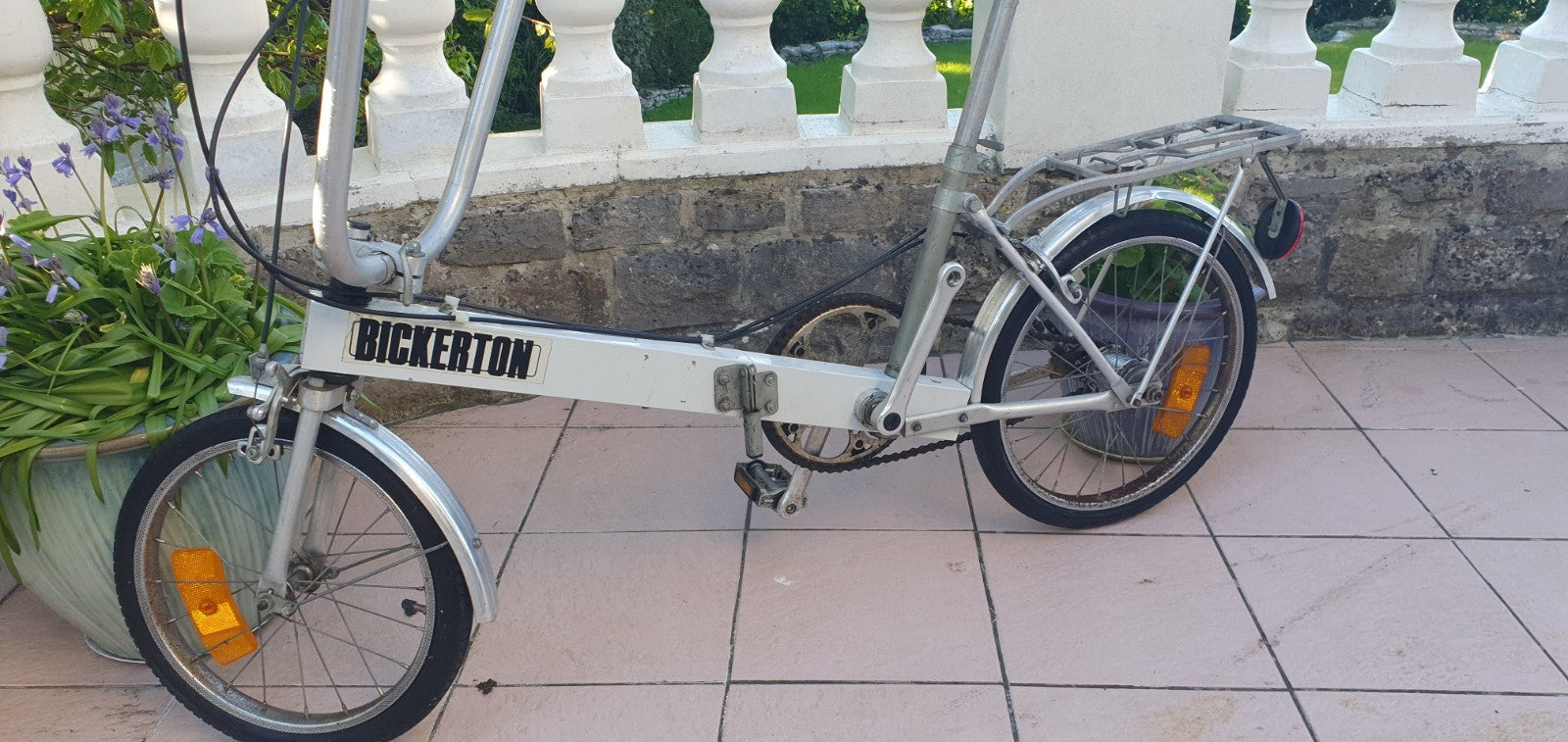 VINTAGE BICKERTON PORTABLE 3 SPEED LIGHT WEIGHT FOLDING SHOPPER