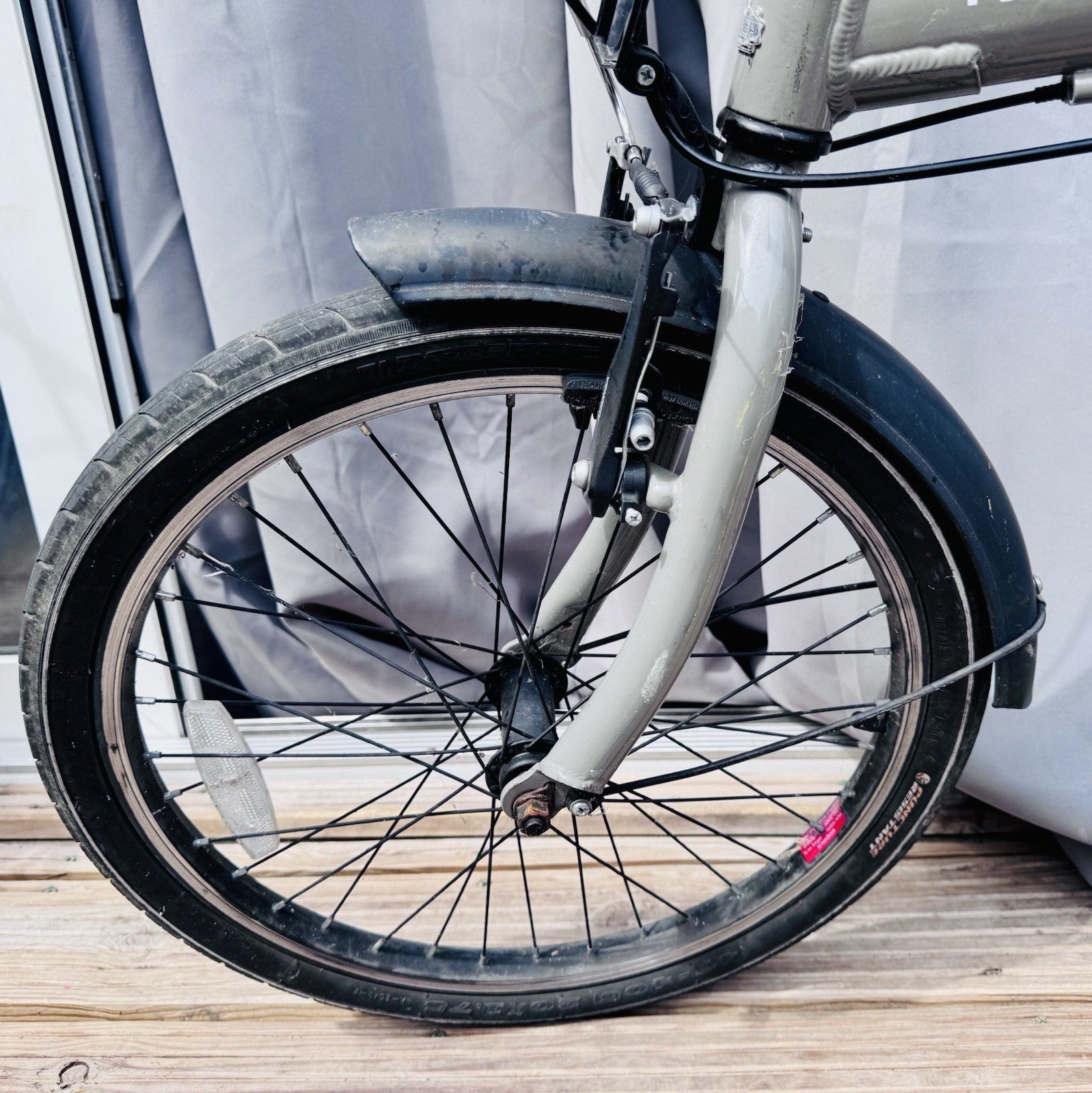 Raleigh Evo Two Folding Bike 20" Aluminium Frame, 7-Speed Rear Rack Stand
