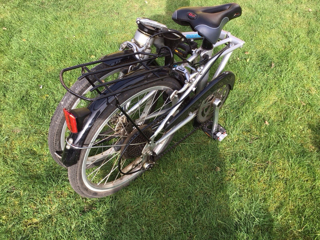 Adult folding bike for sale, unisex made by Dahon. In good condition.