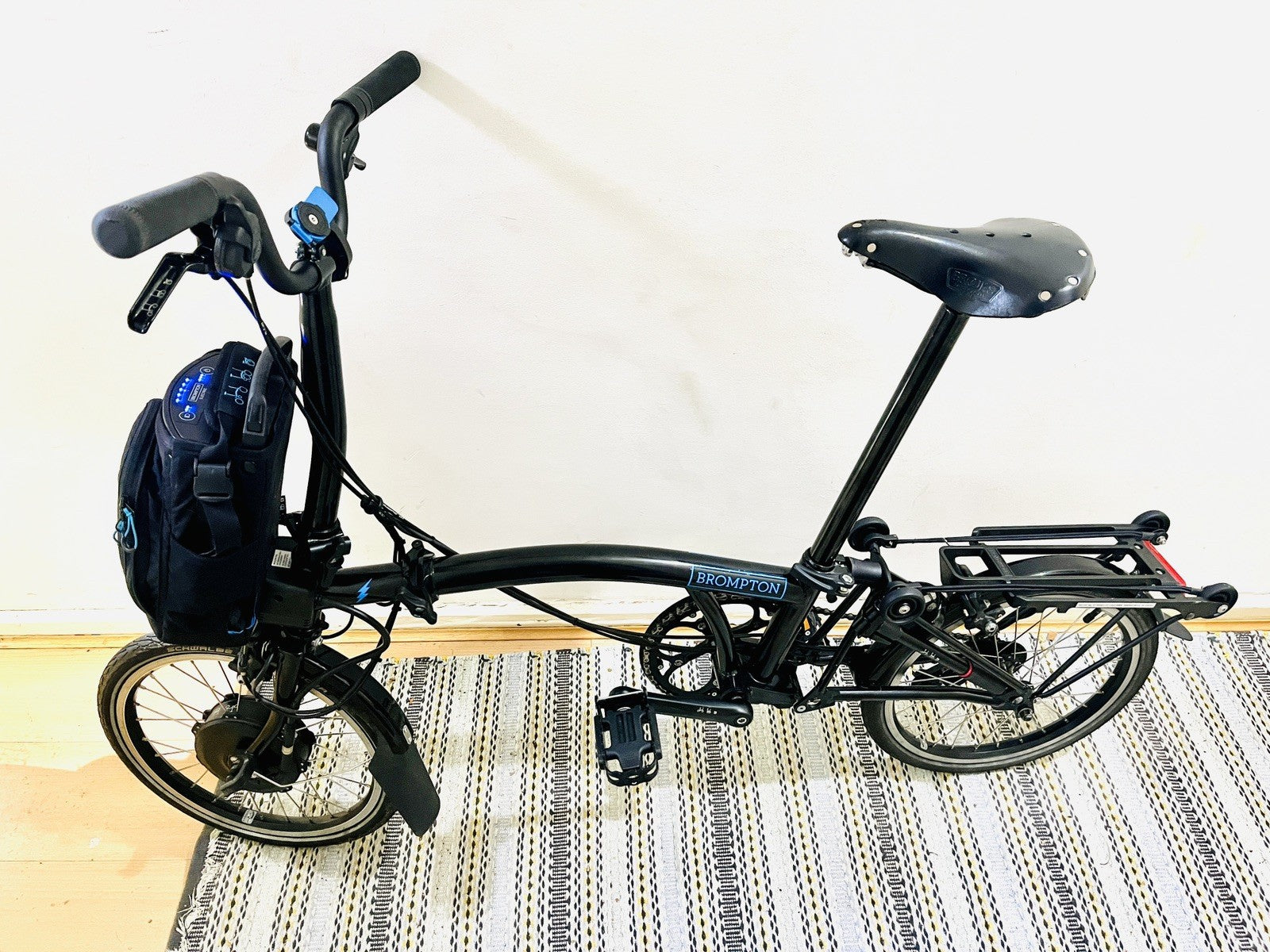 Brompton C Line elctrc Urban M2 L  Black, in excellent condition