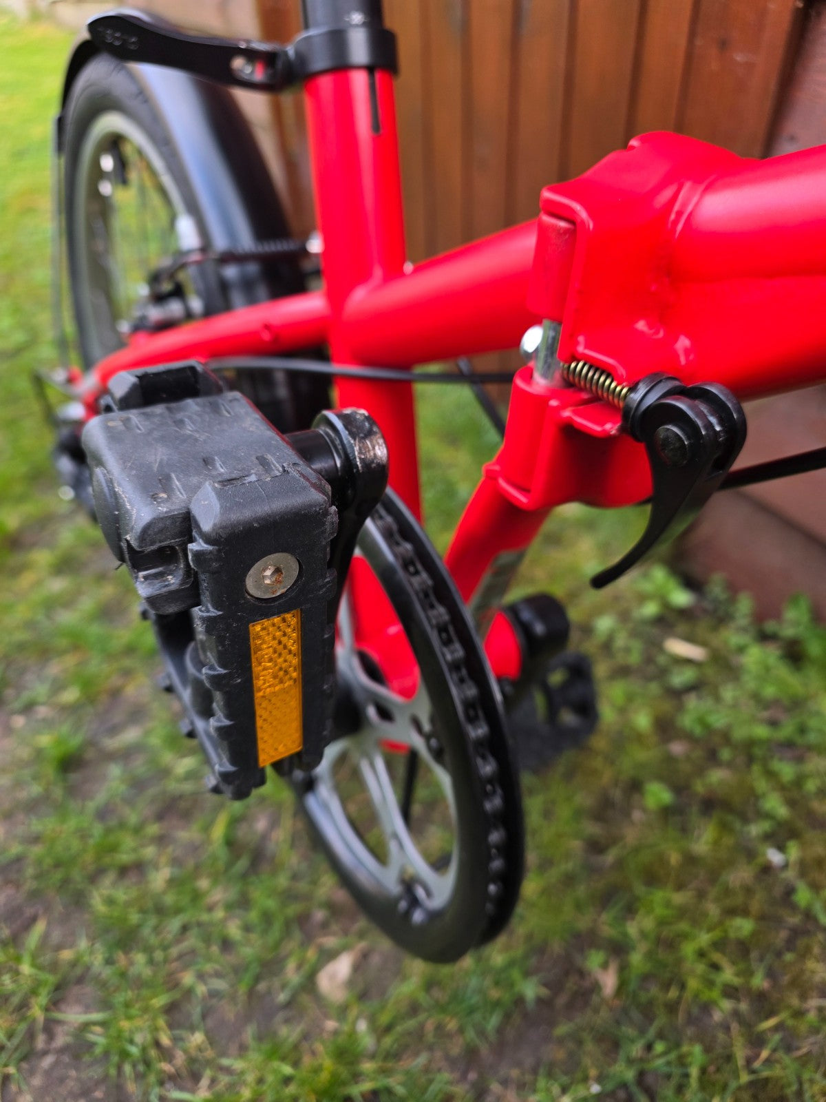 Btwin pre-owned folding bike, red, in very good conditions + bonus (sturdy bag)