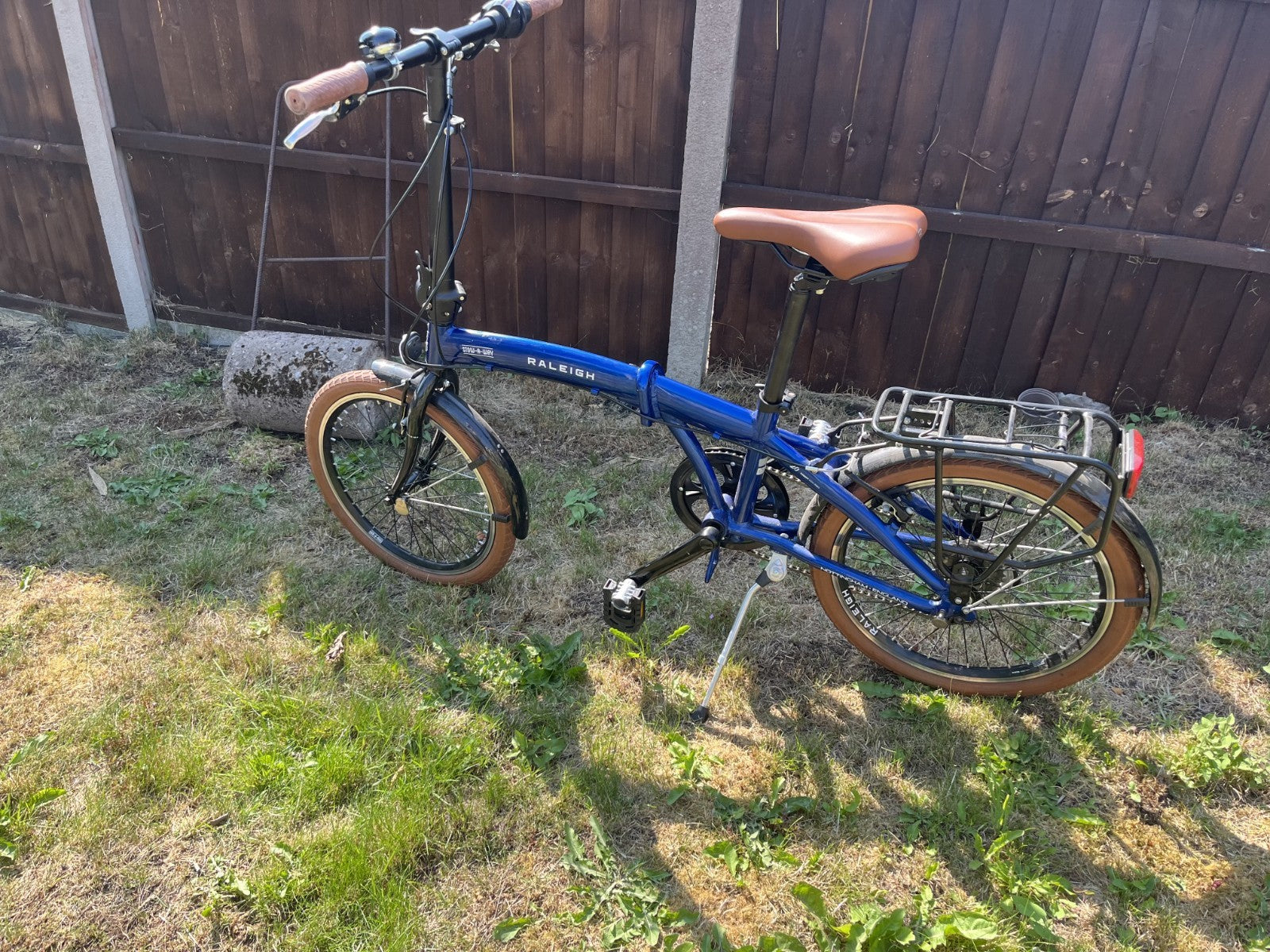 Raleigh Stow-E-Way 20in Folding Bike Blue/Brown Rear Rack Mudguards, 7 Speed