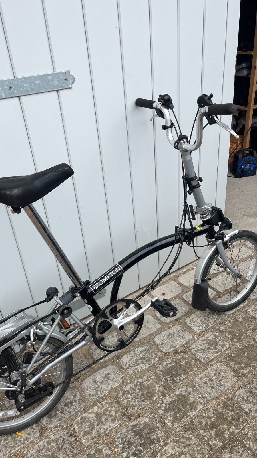 BROMPTON M6R-Plus - Black 6-gear Folding Bike with rear rack