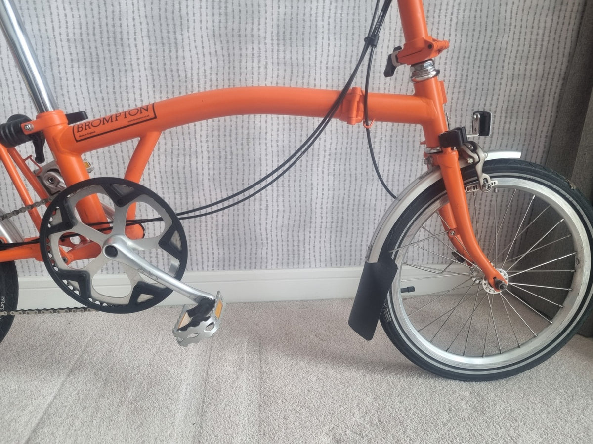 Brompton folding bike in excellent condition, 2-speed 2012 mudguards