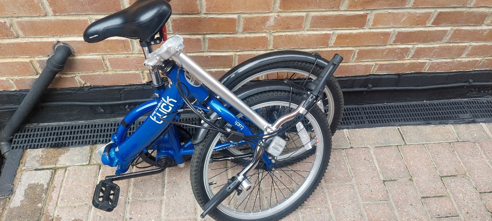 Apollo Tuck Folding Bike 20" 6-Speed