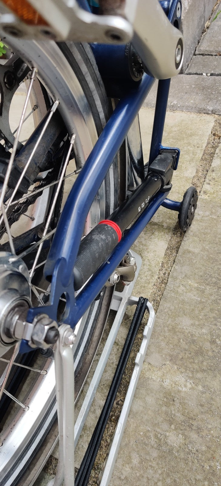 Brompton M6R 2017 Folding Bike - Navy 6 Speed w Rear Rack - Good Working Order