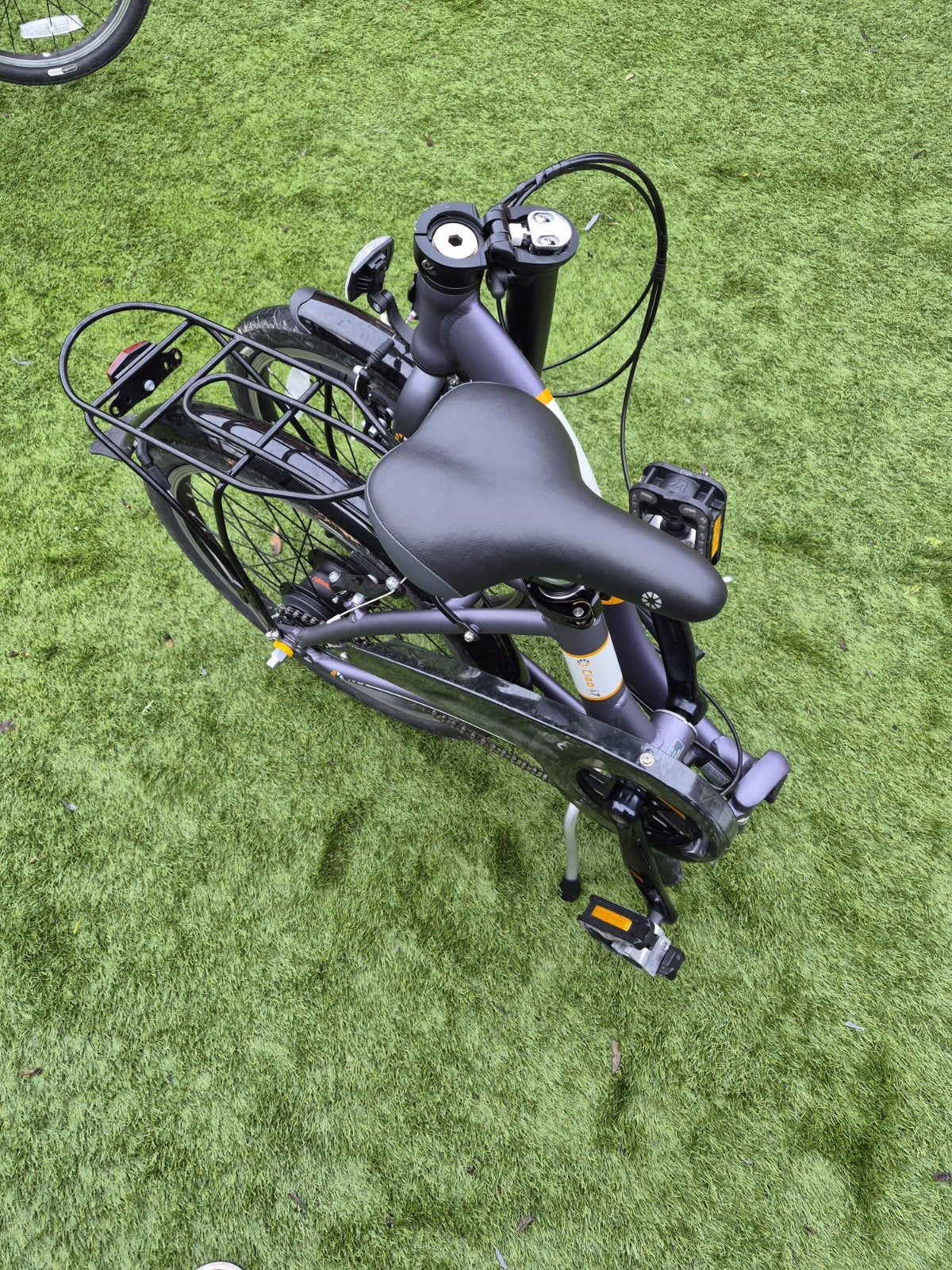Pair Of Dahon Ciao i7 Folding Bikes (His & Hers)
