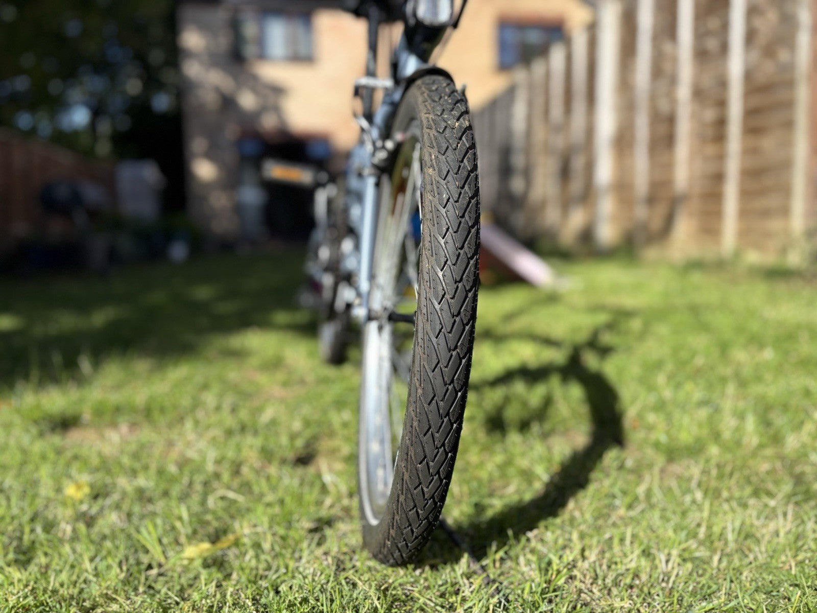 B'TWIN Fold 120 20in Folding Bike 6 Speed Steel Frame Mudguards Kickstand