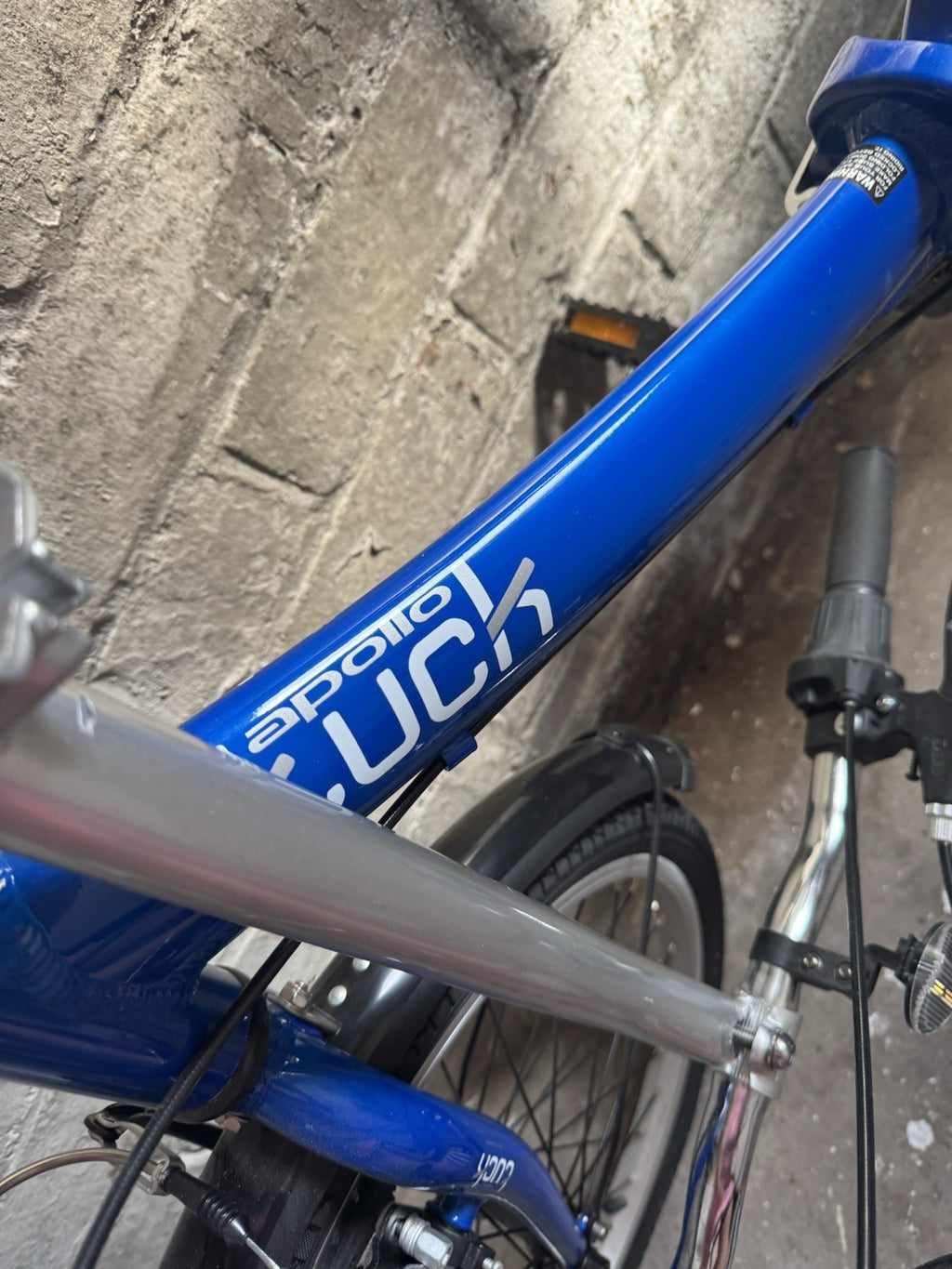 Apollo Tuck Folding Bike 20" Wheels, 6 speed, Blue