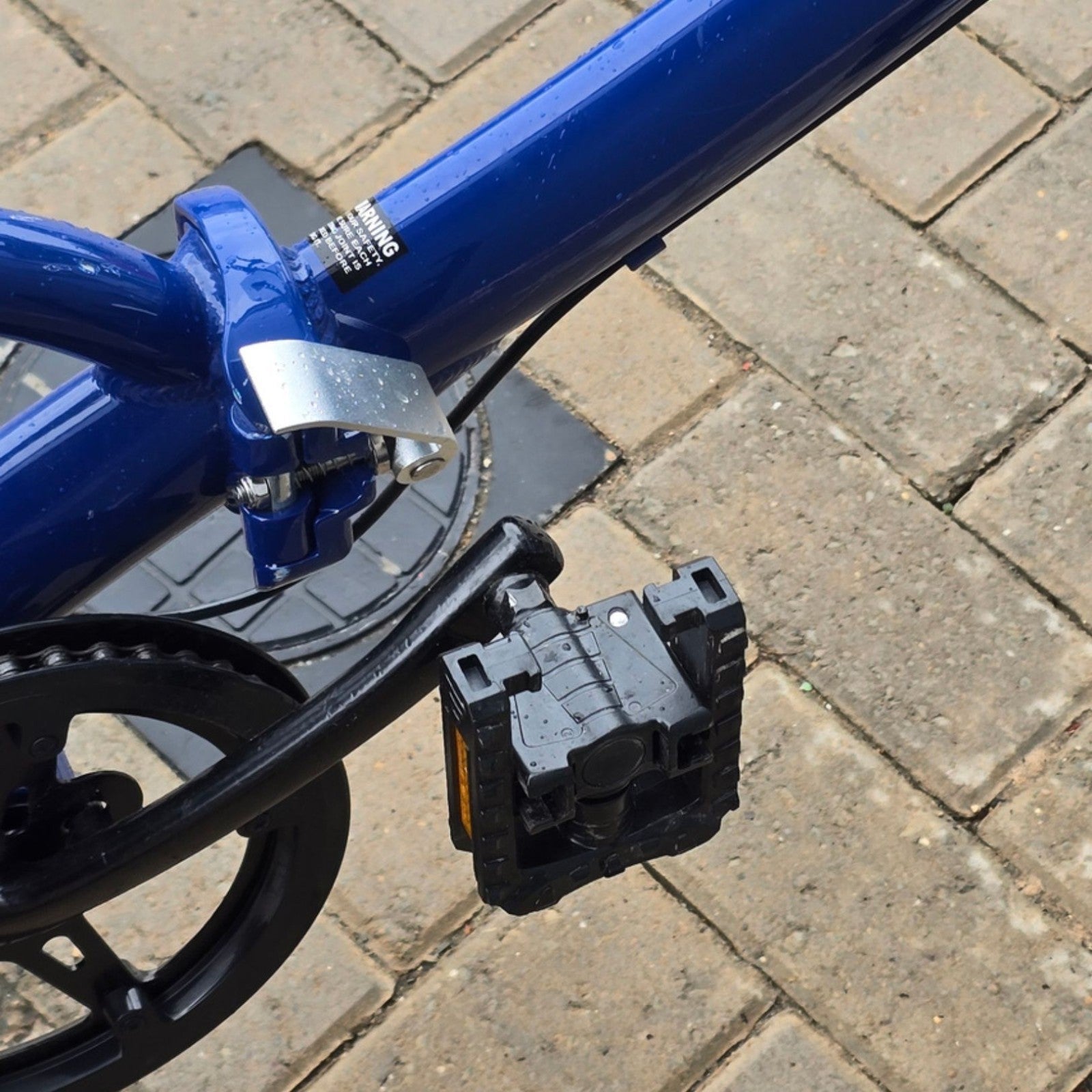 Apollo Tuck Folding Bike 20in Blue 1-Speed V-Brake Kickstand